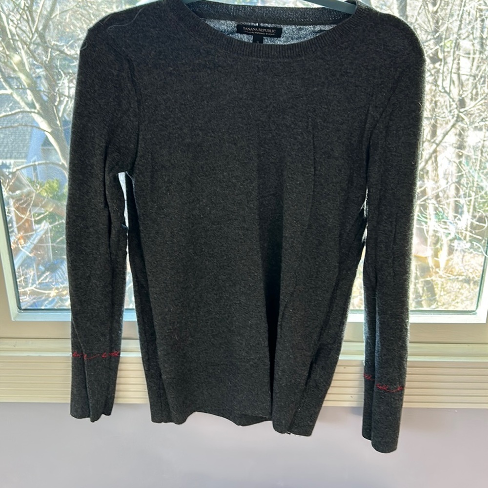 Banana republic gray "be bold" red embroidery sweater